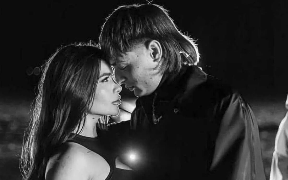 Arrasa 'Bye', la nueva canción de Peso Pluma