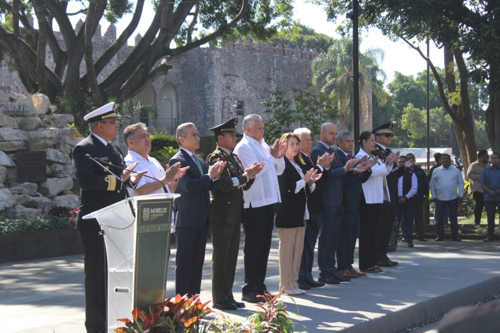 Encabeza gobernadora Margarita González Saravia abanderamiento de escoltas en conmemoración del Día de la Bandera