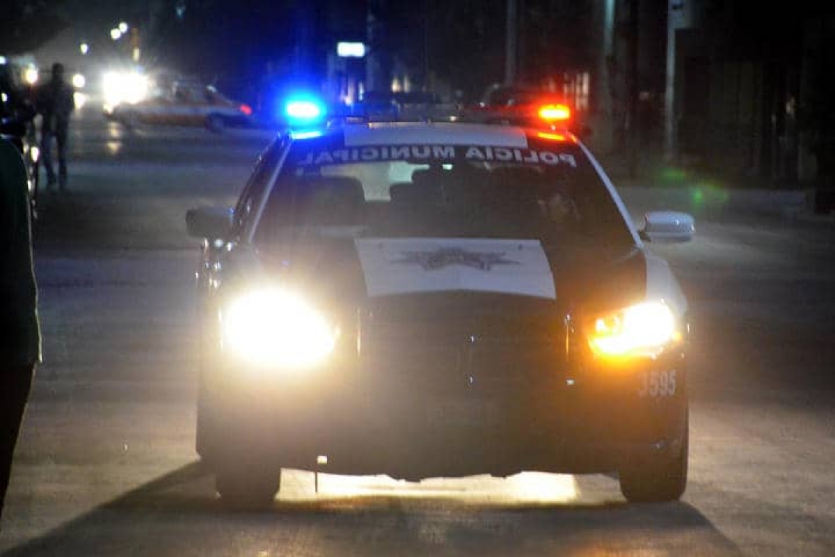 Padre e hijo agreden a balazos a sus vecinos