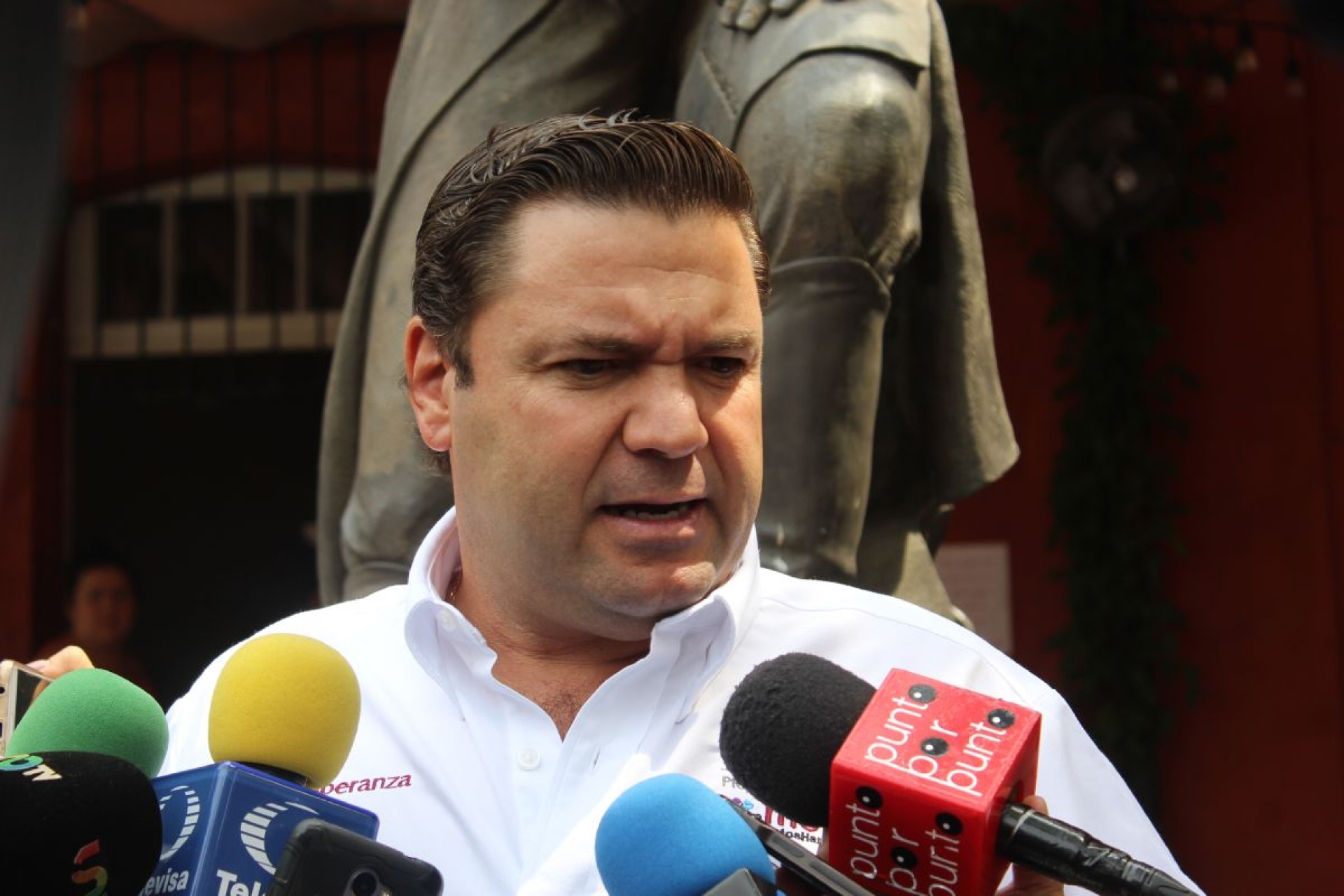 José Luis Gómez Borbolla reanudó proselitismo