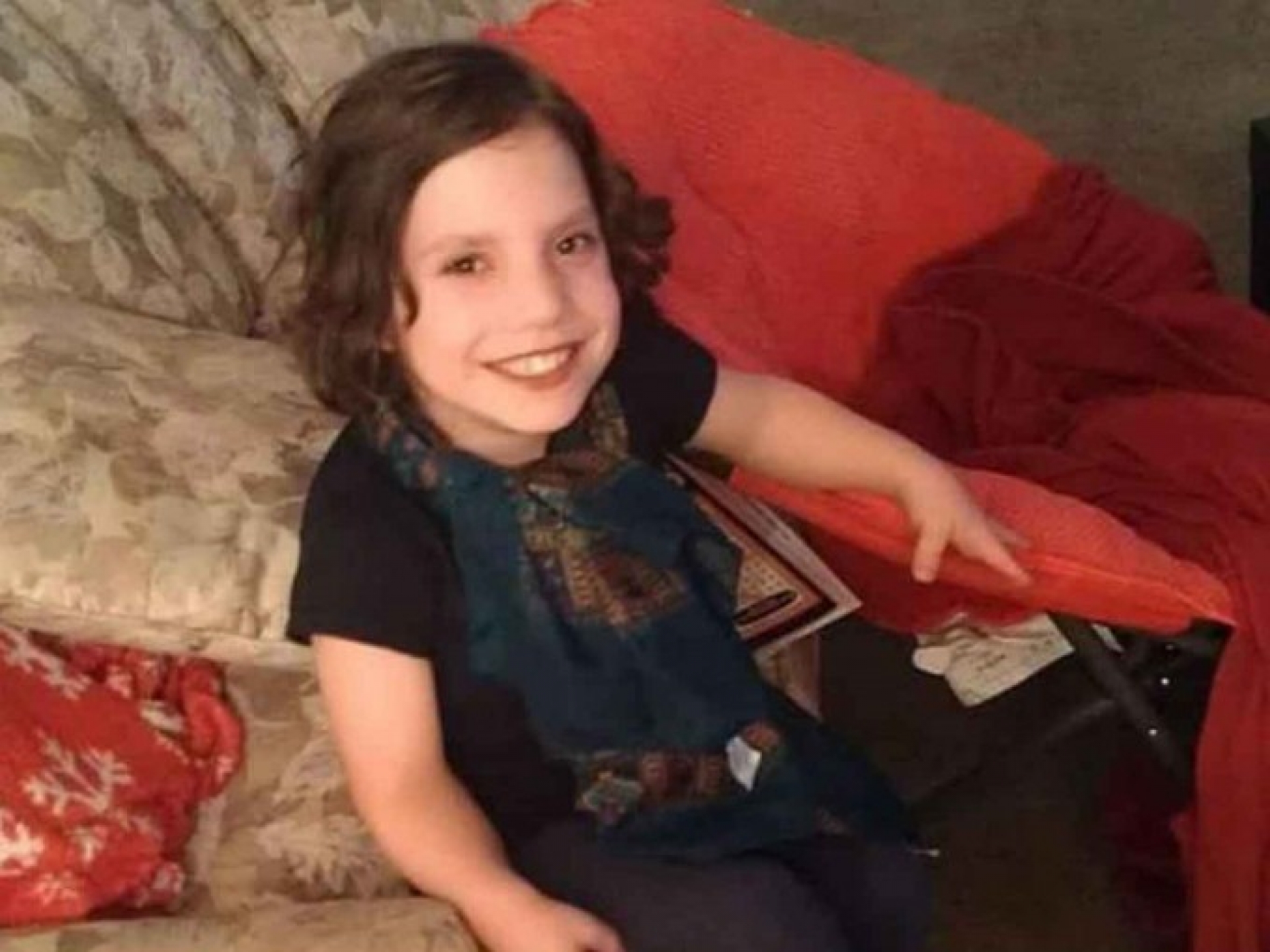 Las historias de terror si existen: La adoptan y resulta ser una adolescente psicópata con enanismo