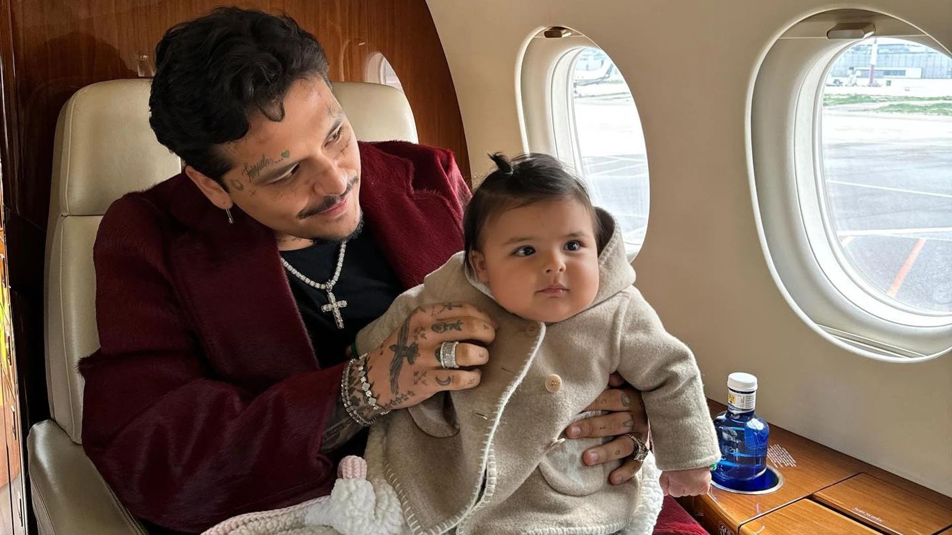 Christian Nodal habla con honestidad sobre su paternidad y la relación con su hija Inti en 'La Cotorrisa'