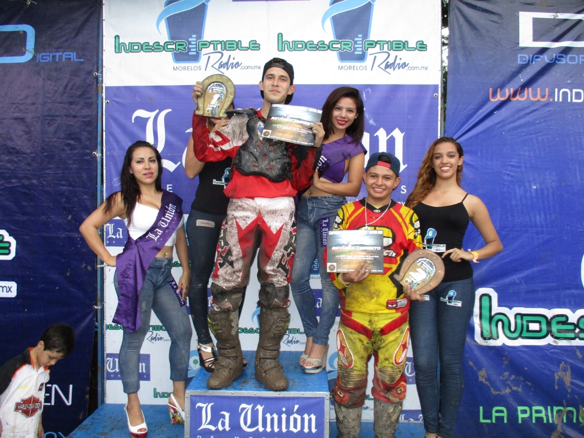 Pilotos morelenses brillan en casa