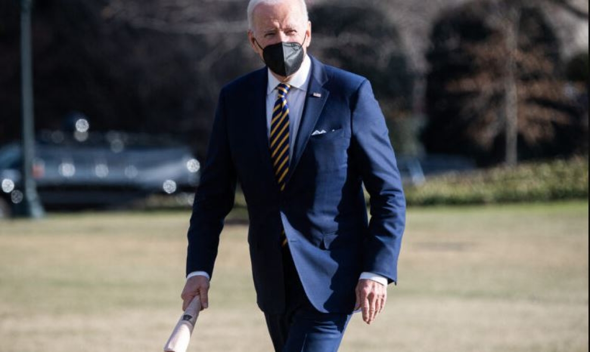 Joe Biden confisca 7 mmdd del banco central afgano para ayuda humanitaria