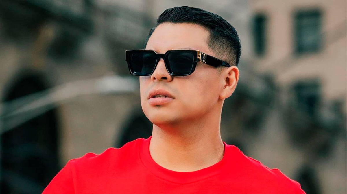 "Regrésenle su dinero y que se salga"; vocalista de Grupo Firme corre a fan