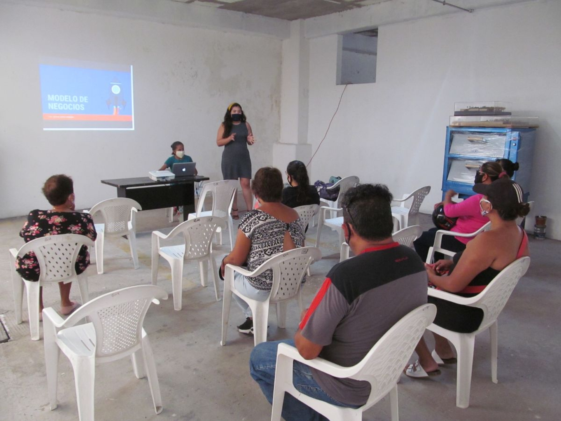 Pandemia obliga a los negocios a reinventarse