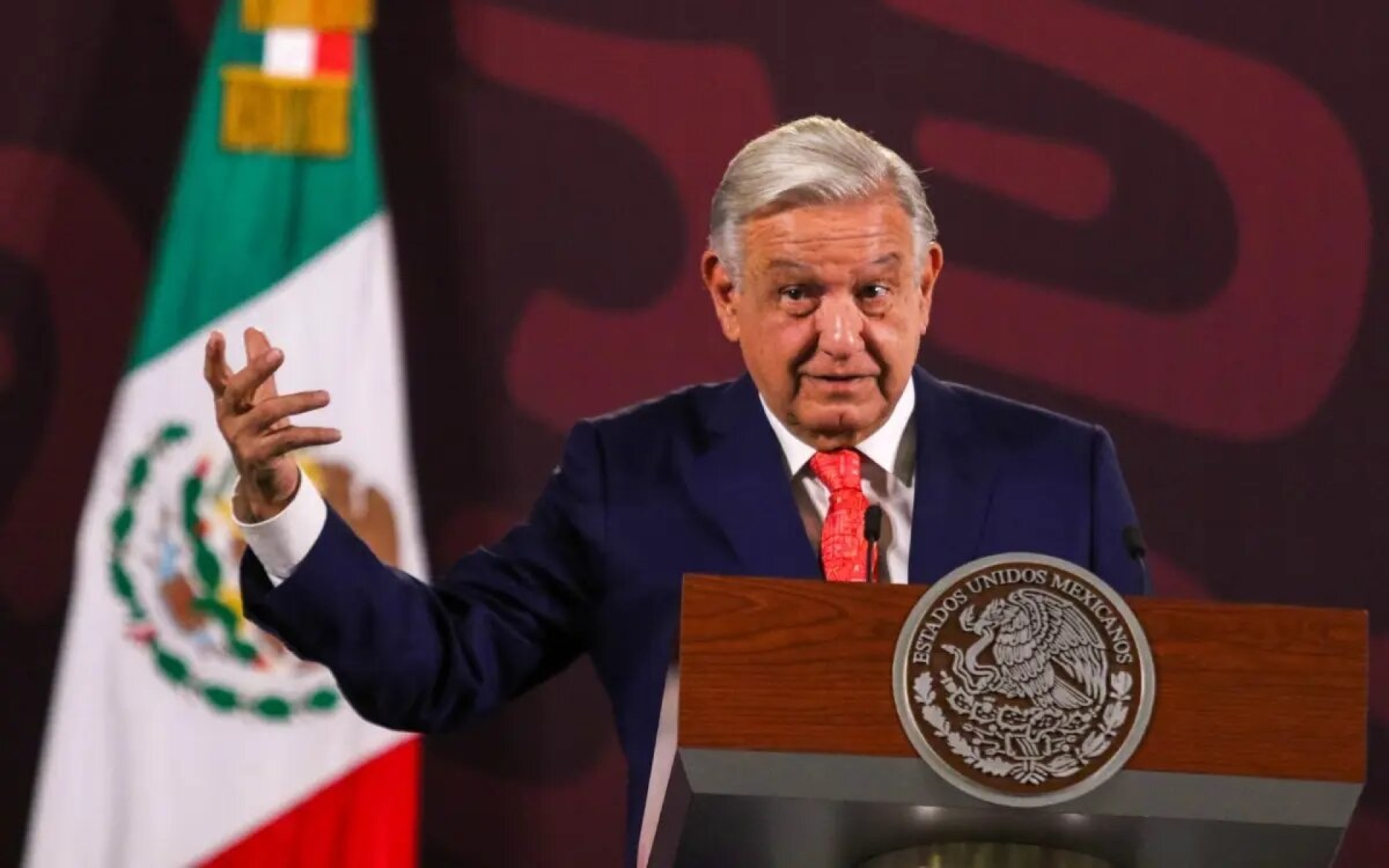 AMLO se lanza contra diputada española Cayetana Álvarez: 'Vino a hablar mal de mí'