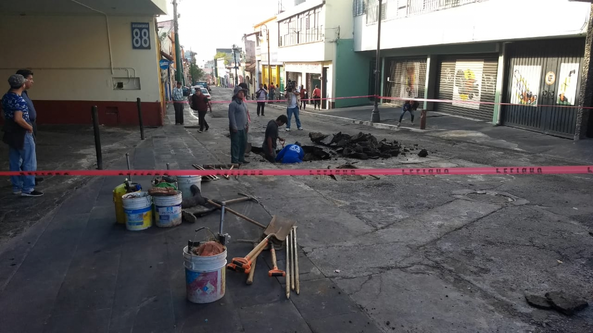 Colapso de tubería, causa de hundimiento en calle Matamoros: SAPAC