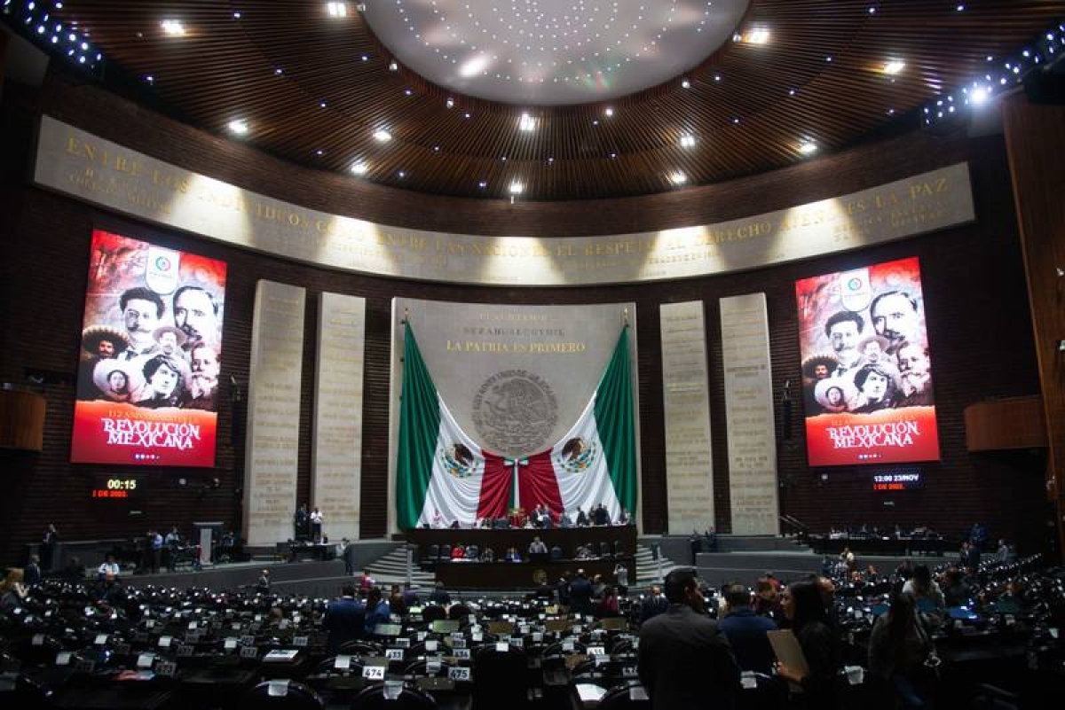 Diputados ‘frenan’ vacaciones dignas; bajan de 12 a 6 los días continuos de descanso