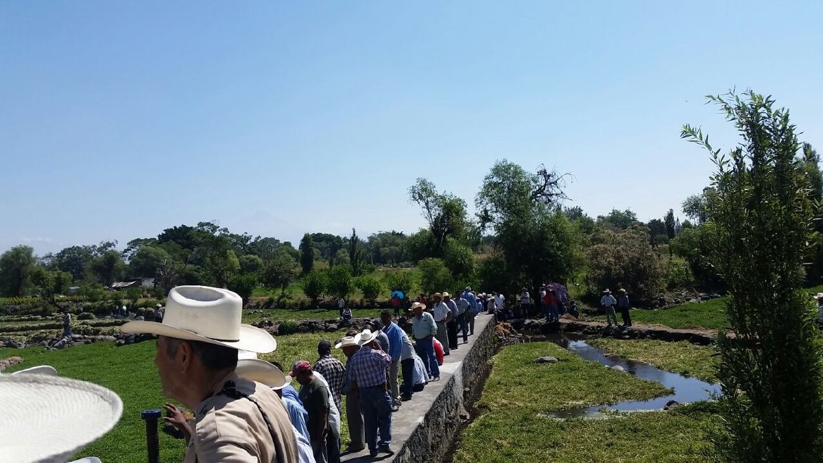 Destruyen ejidatarios compuertas que desviaban agua a la termoeléctrica de Huexca