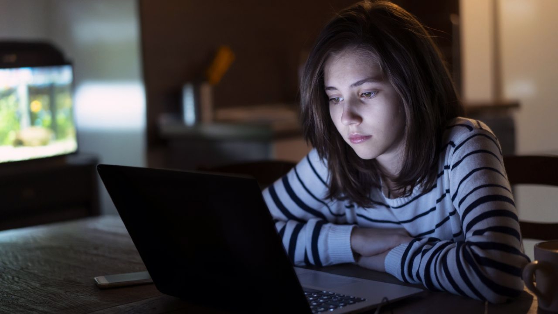 Mexicanos usan Facebook y WhatsApp para practicar ciberacoso, según INEGI