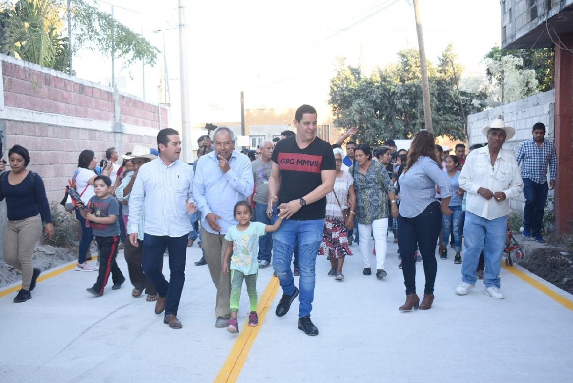 Inauguran drenaje sanitario y pavimentación en Tlatenchi