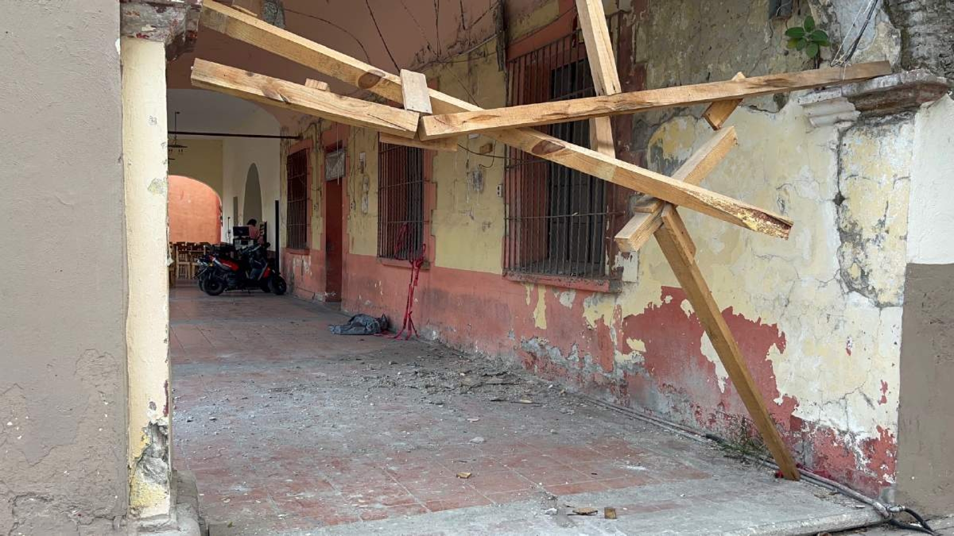 Un trabajador lesionado, saldo del sismo en Yautepec