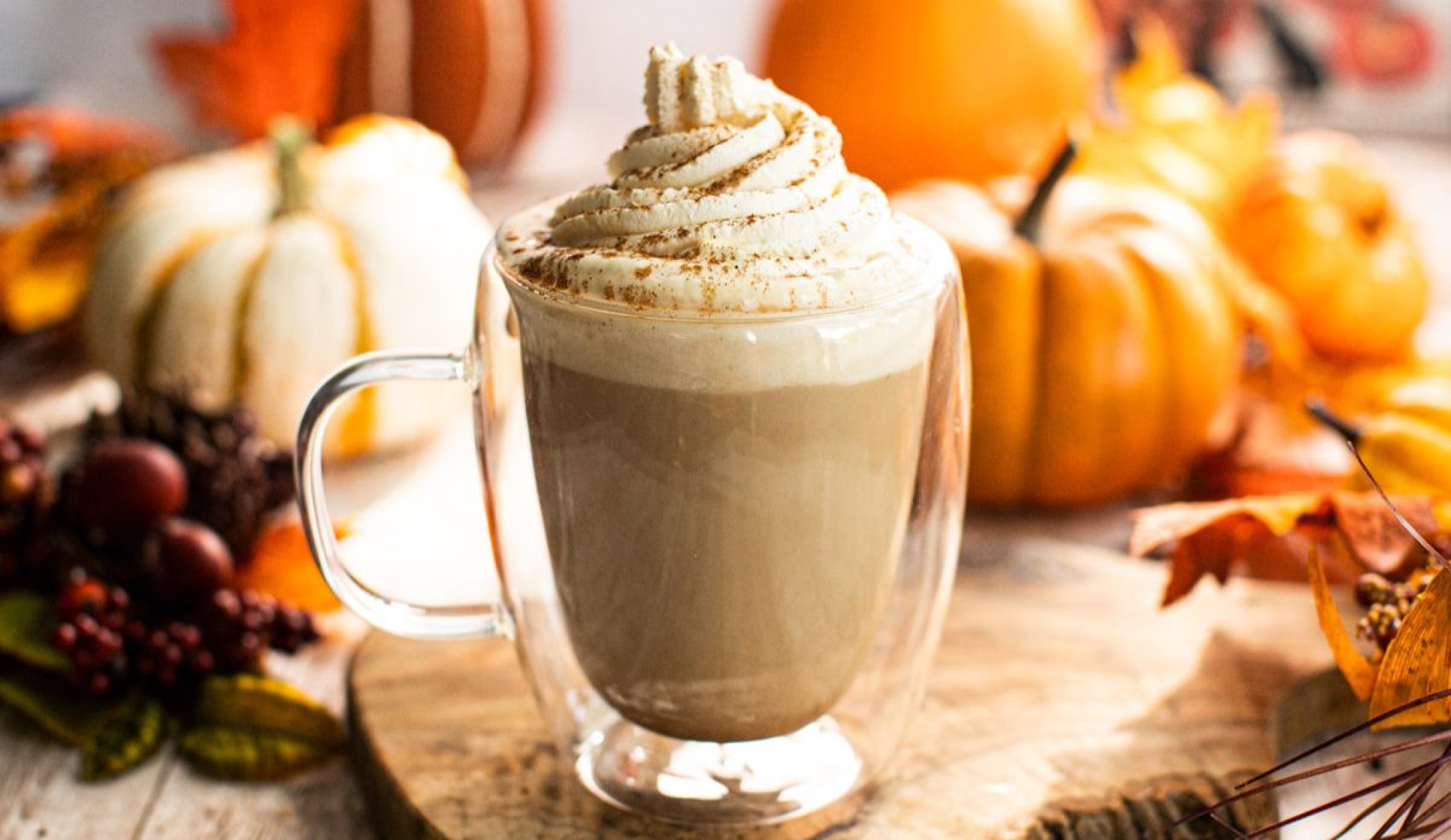 Receta fácil para disfrutar un cremoso pumpkin spice latte en casa