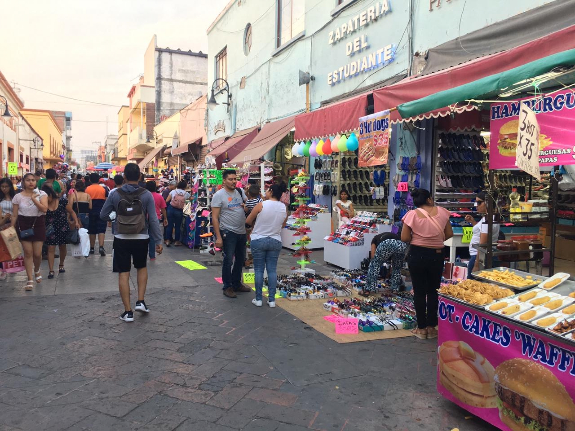 Ahogados por prestamistas, comerciantes de Cuautla