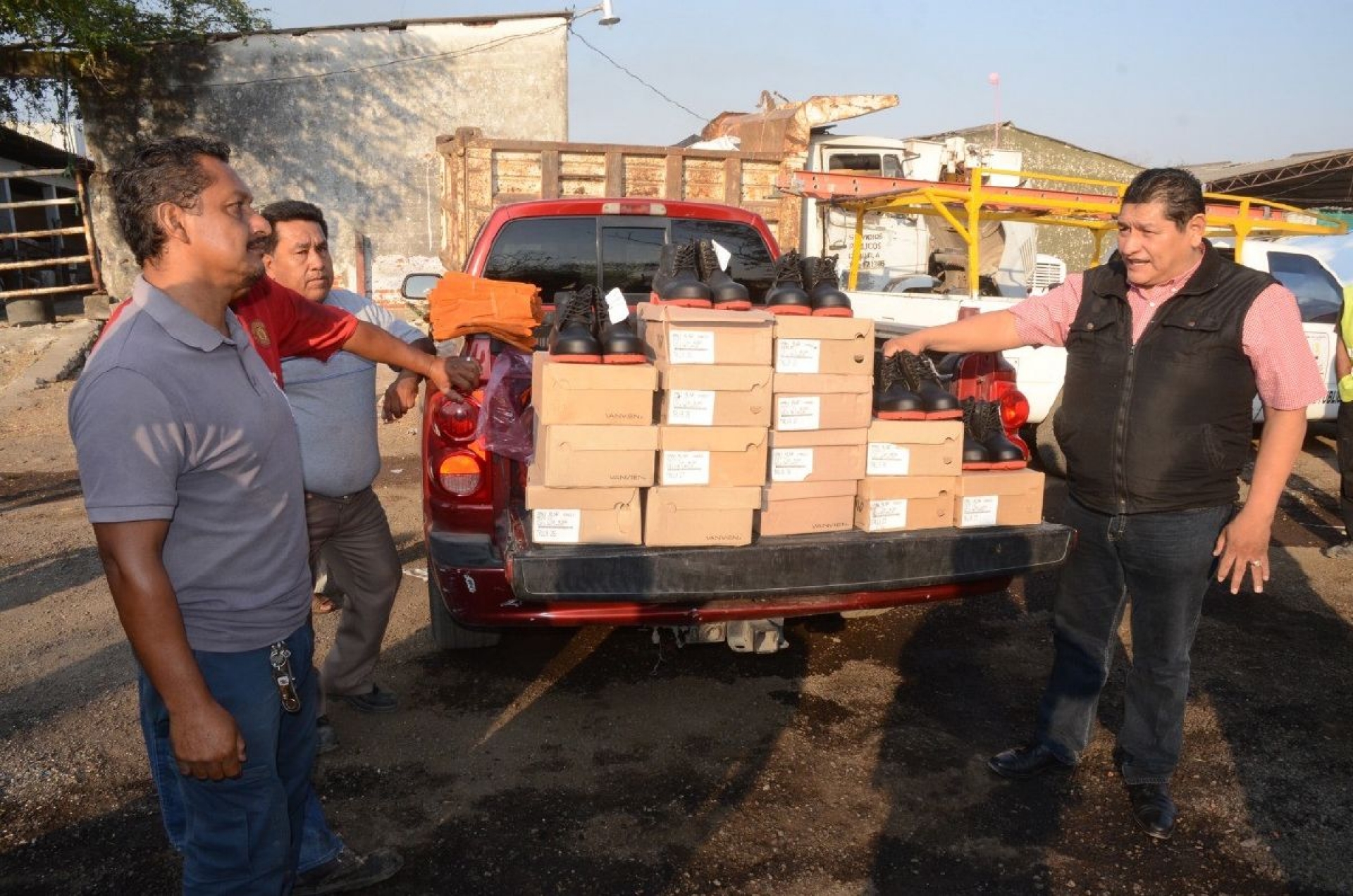 Entregan implementos de trabajo a la Brigada de Bacheo en Cuautla