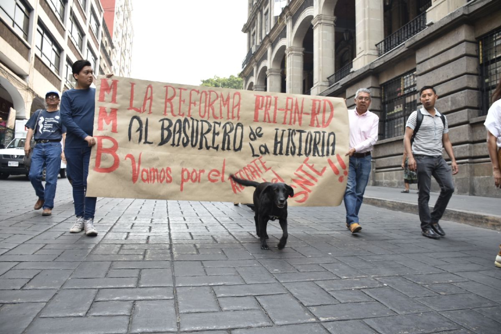 Regresa el Negro al centro después de la balacera