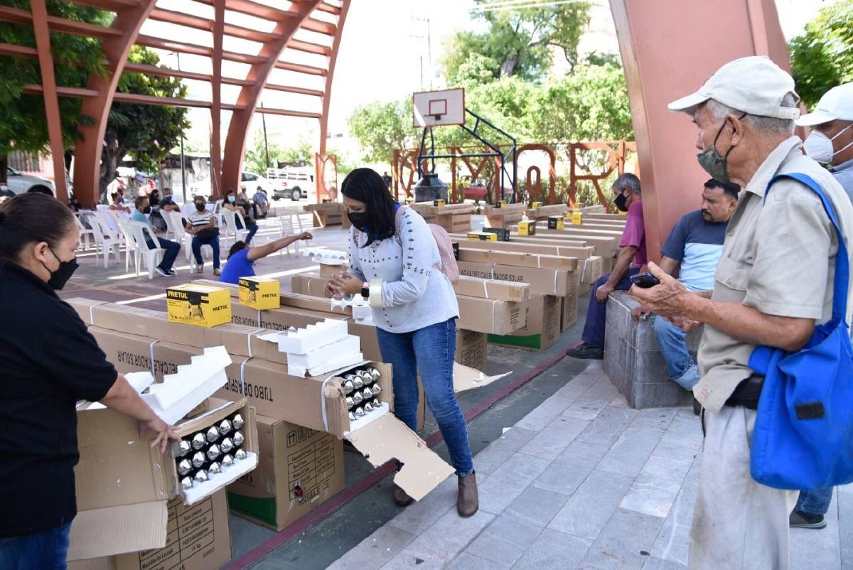 Entregan 33 calentadores solares a familias en Jojutla