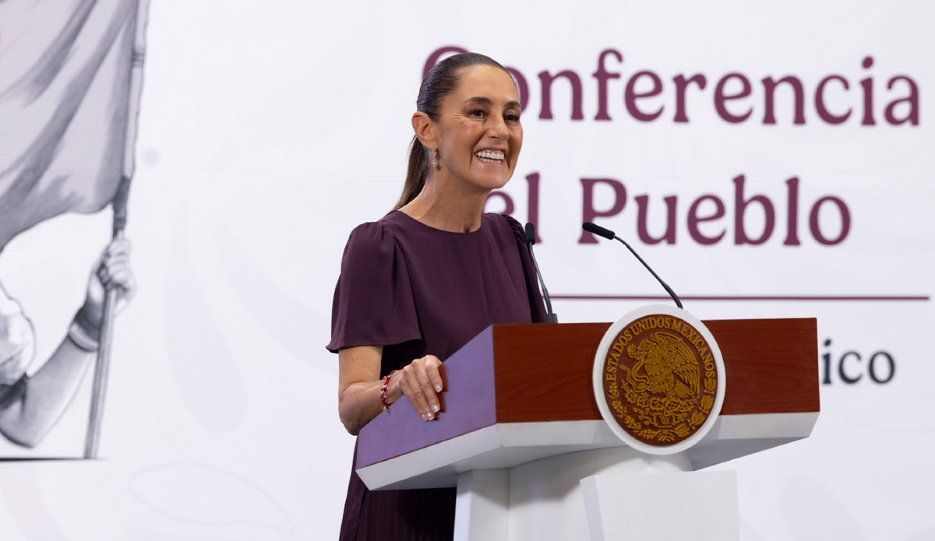 Impuesto a remesas baja a 3.5%  pero 'vamos a seguir trabajando': Sheinbaum
