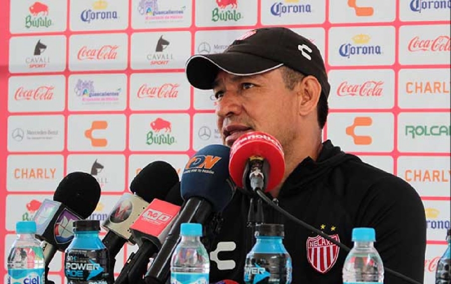 Ignacio Ambriz quiere más refuerzos para Necaxa