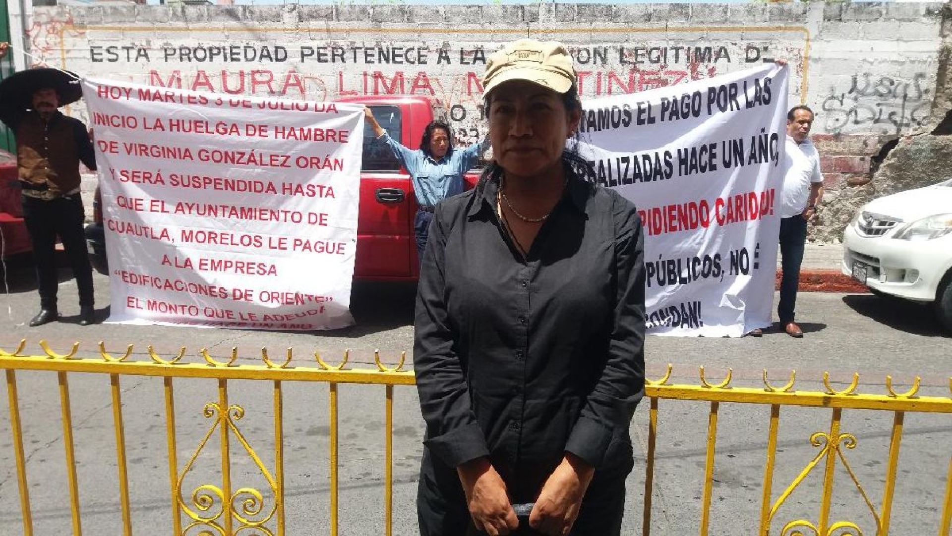 Inician huelga de hambre para exigir el pago de obras