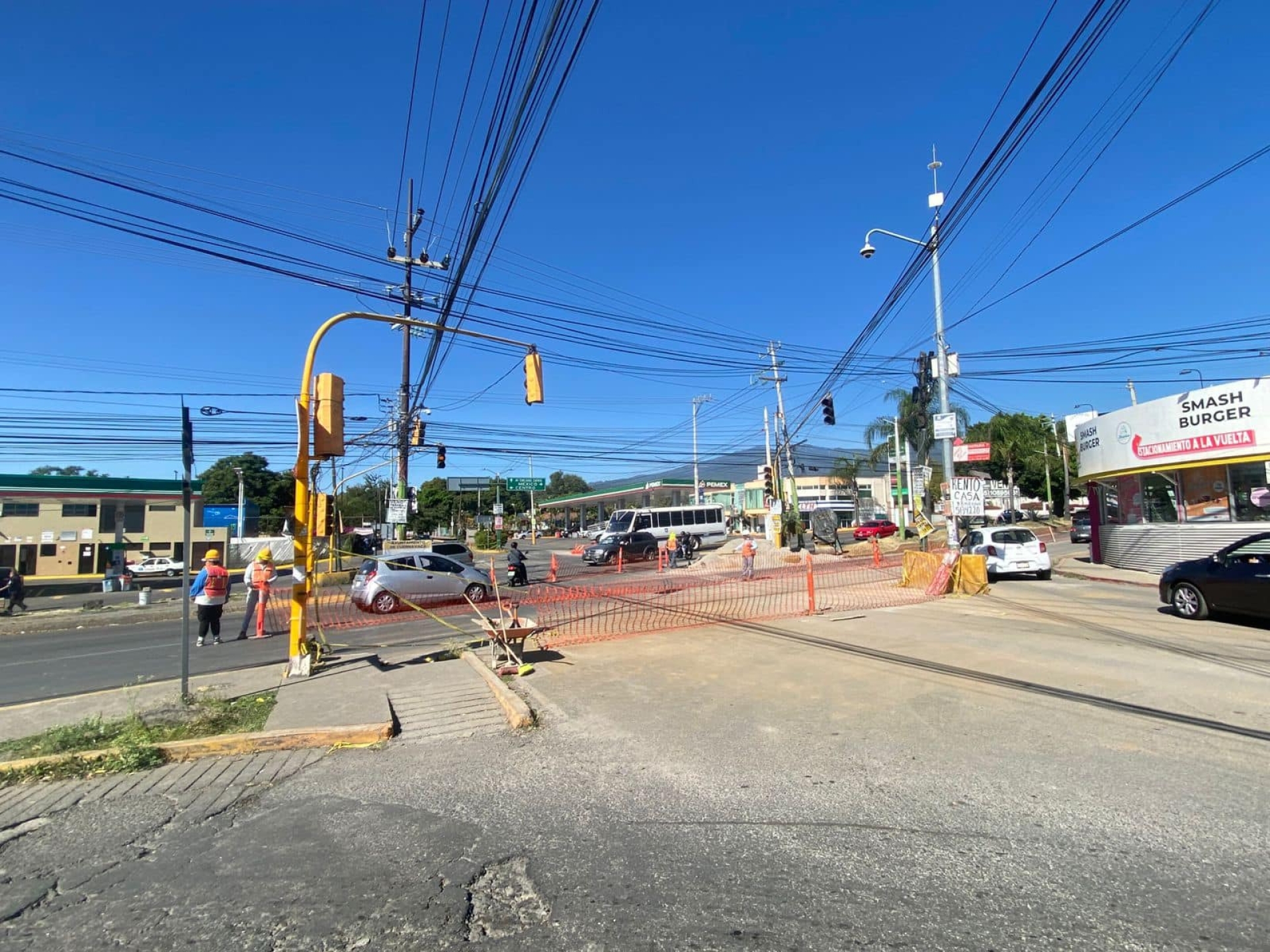 Cambio de contraflujo en cruce de Paseo del Conquistador y Domingo Diez