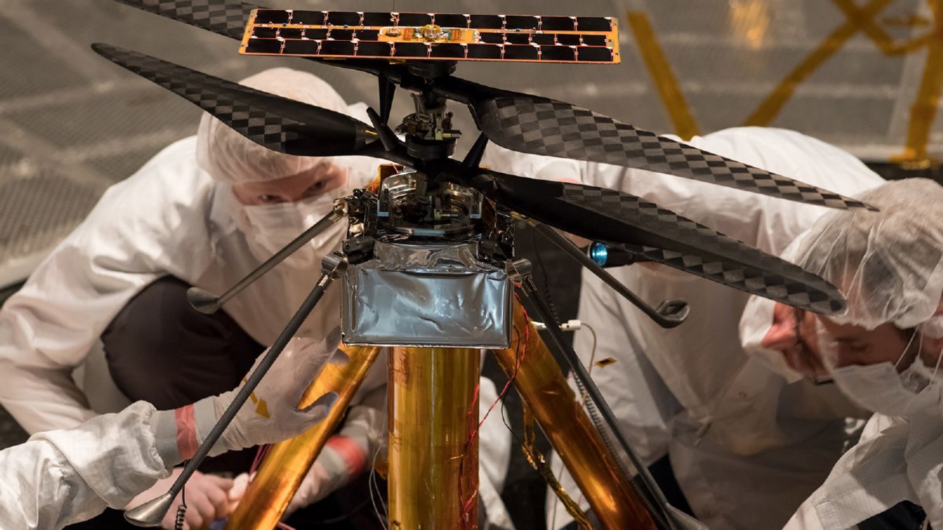 La misión de su vida: poner un dron en Titán en 2034
