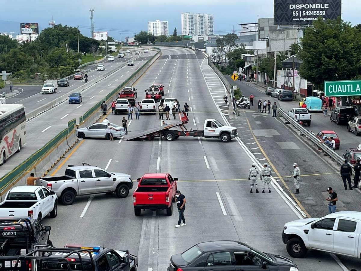 Persecución en el Paso Exprés deja dos heridos