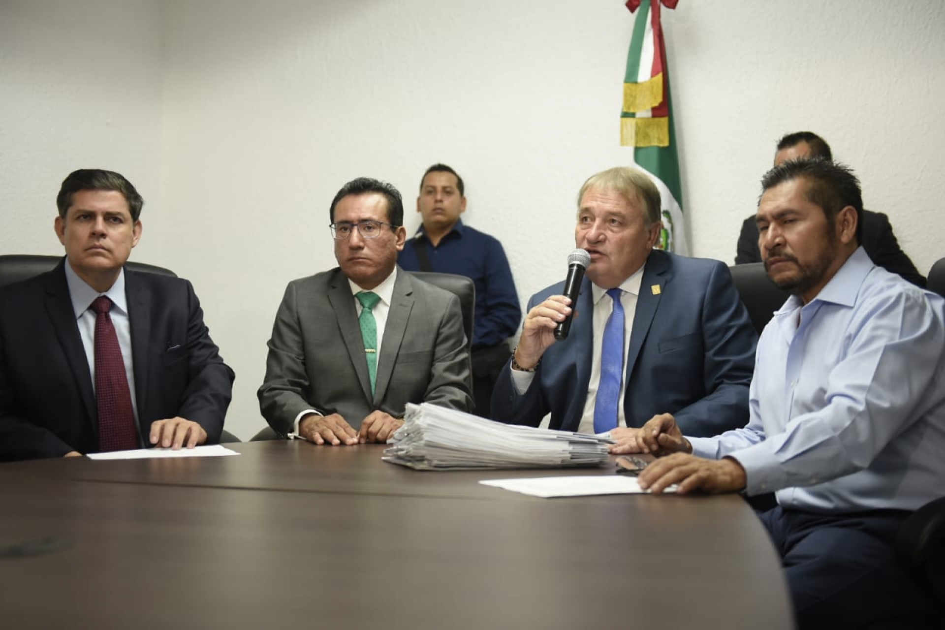 Presenta gobierno de Morelos denuncias ante Fiscalía Anticorrupción
