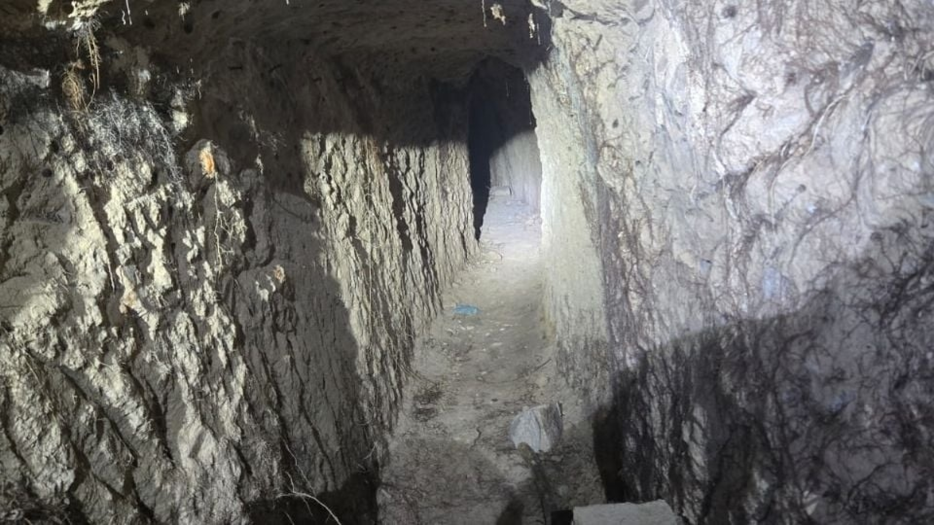 Hallan túnel con dos tomas para robo de hidrocarburo en Tepetitlán, Hidalgo