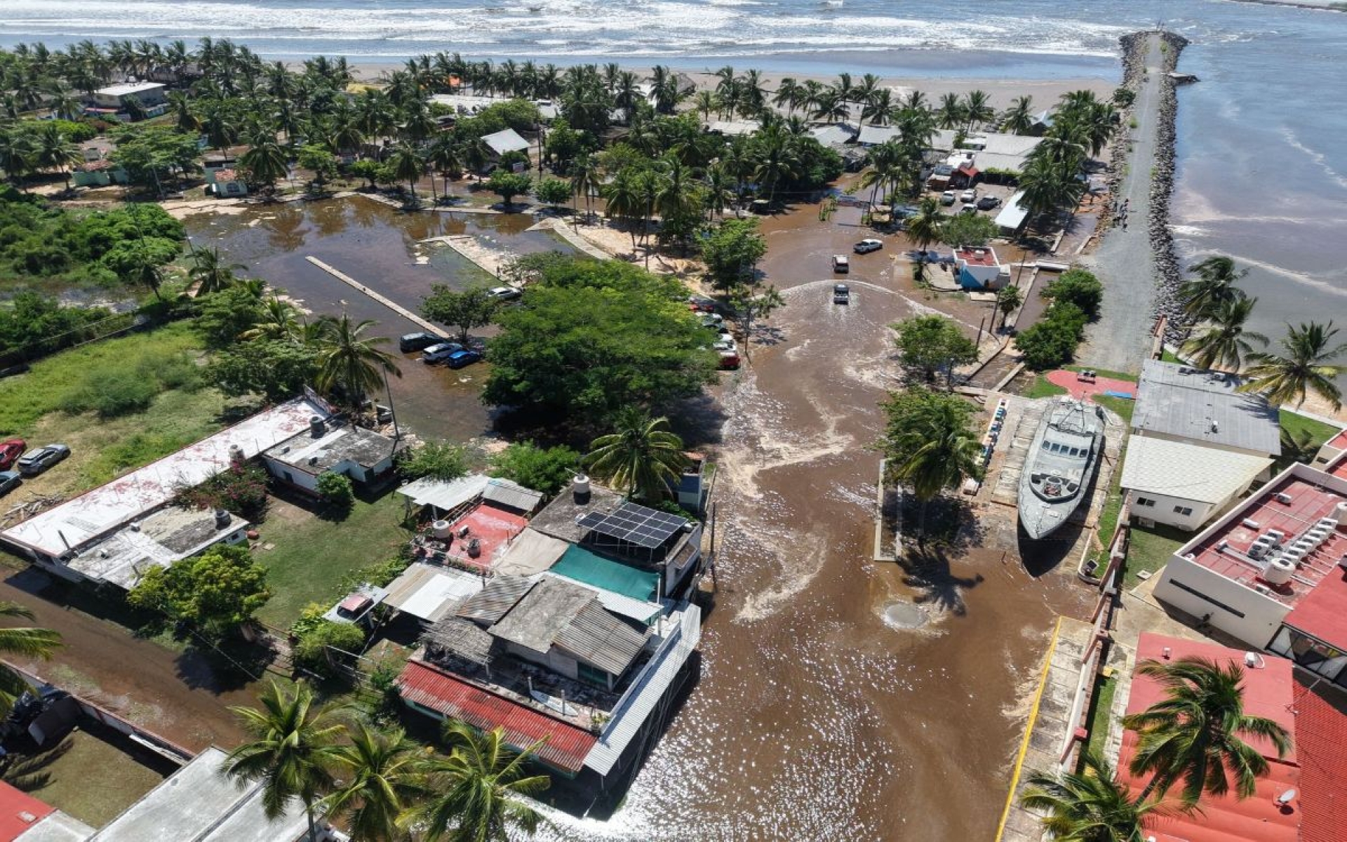 Suspenden clases en 10 municipios de Nayarit por huracán ‘Priscilla’