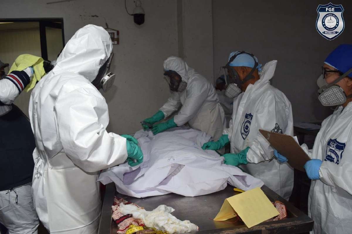 Comenzó la exhumación de cuerpos en el Semefo de Jojutla