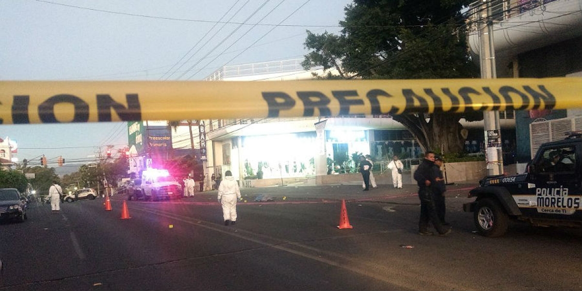 Disparan y matan a un hombre afuera de Plaza Marina, en Cuernavaca