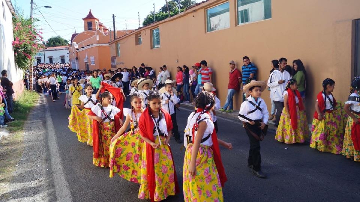 Reportan saldo blanco durante desfiles de la Revolución mexicana en municipios de la zona poniente