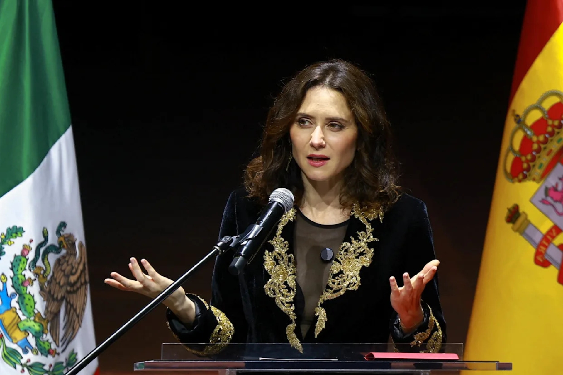 Díaz Ayuso asegura que México está cerca de seguir el camino de Venezuela