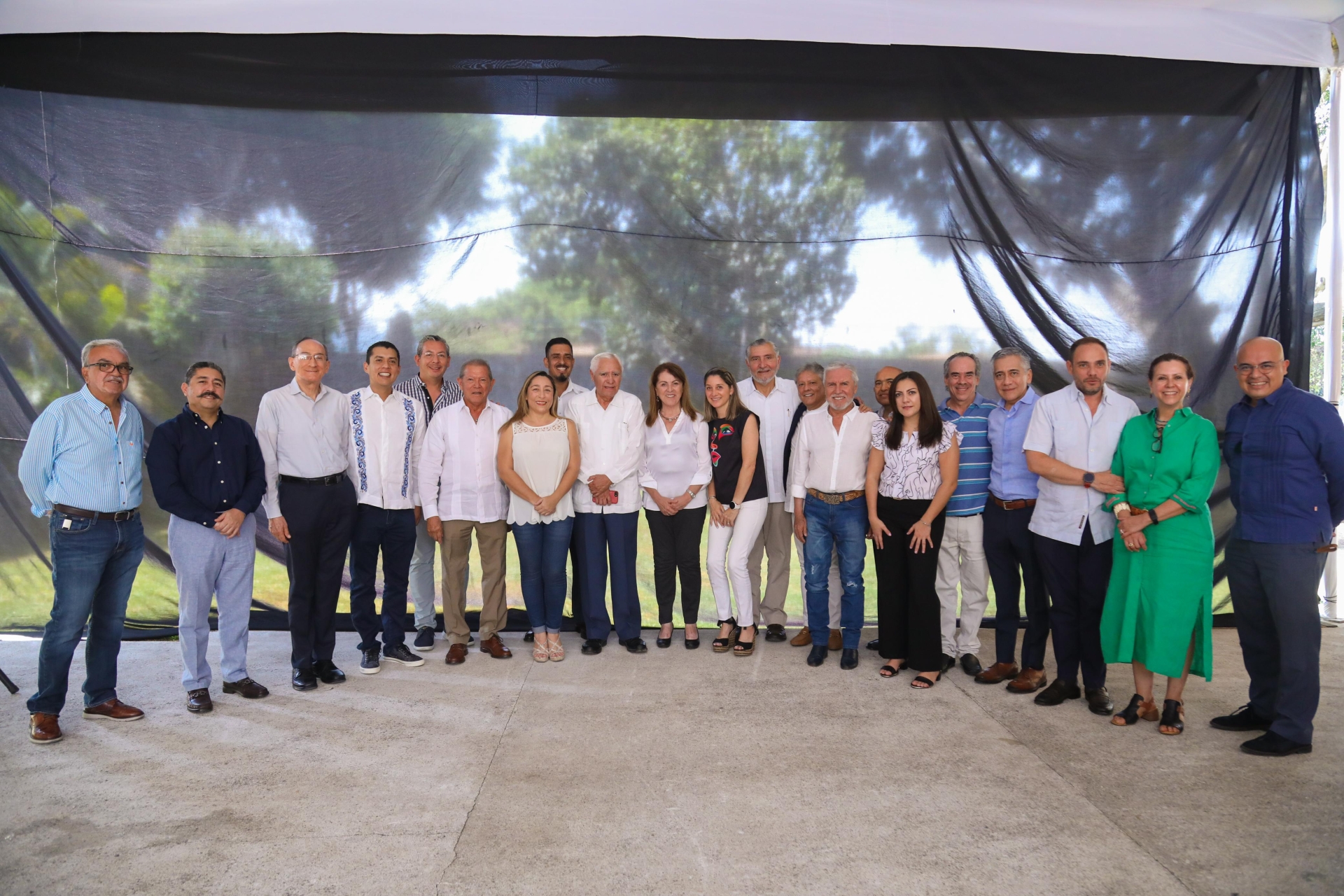 Morelos será un destino de inversión, acuerda Margarita González Saravia con notarios
