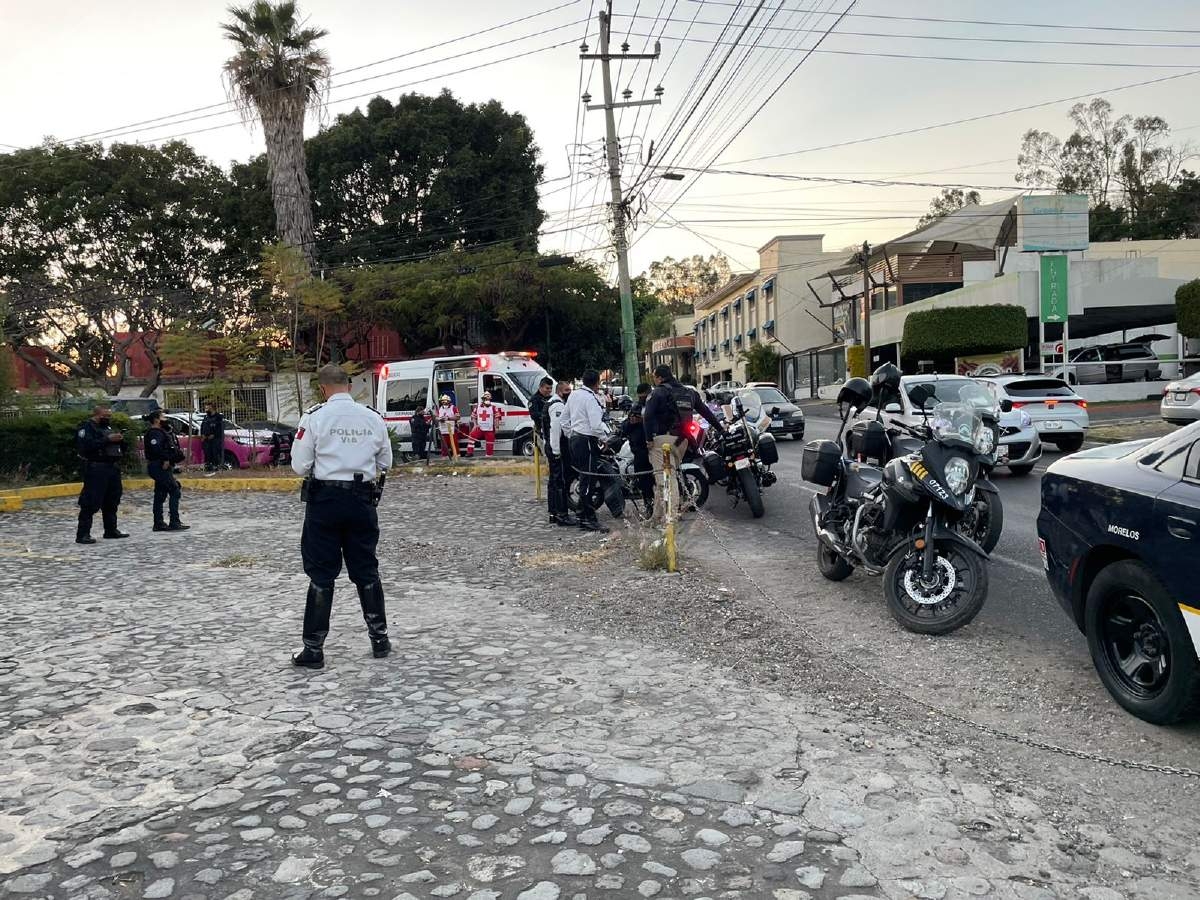 Se registra choque entre policías