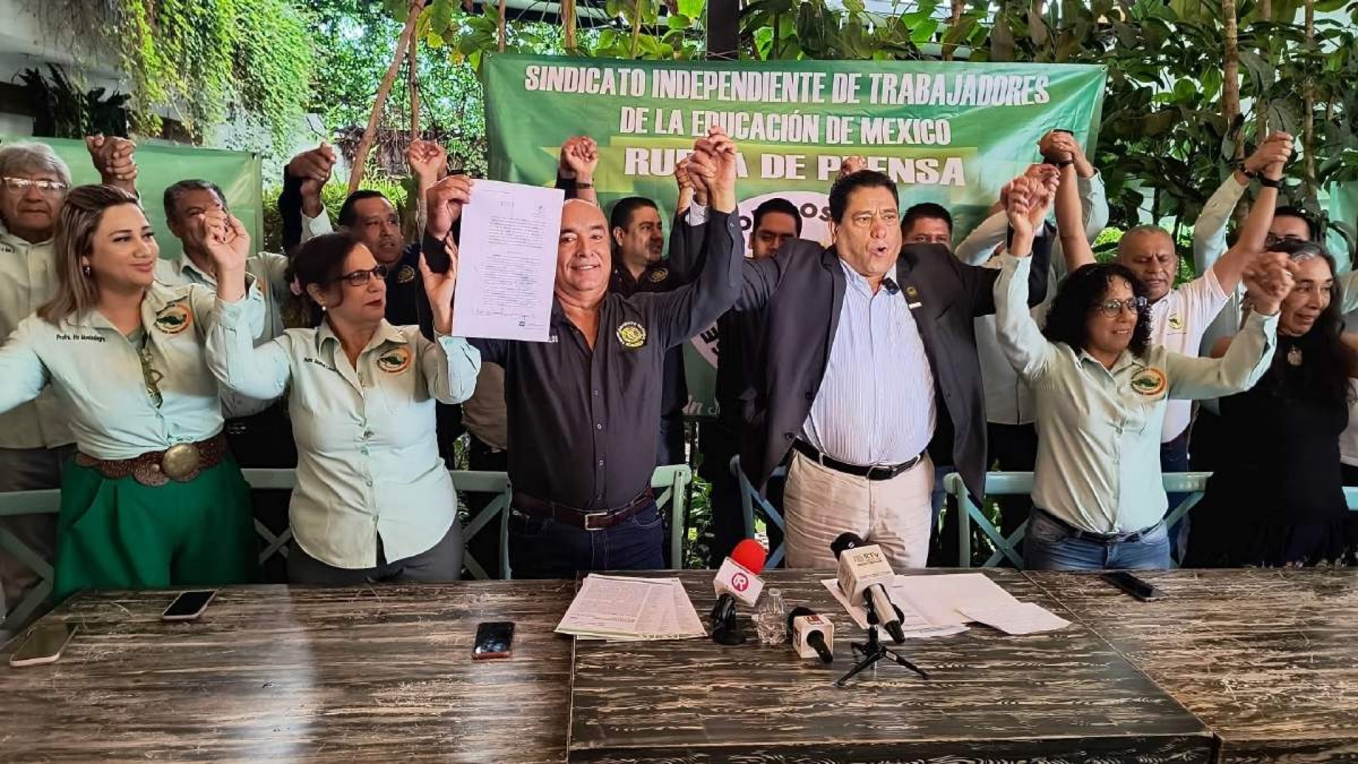 En el magisterio, 'lobos con piel de oveja'