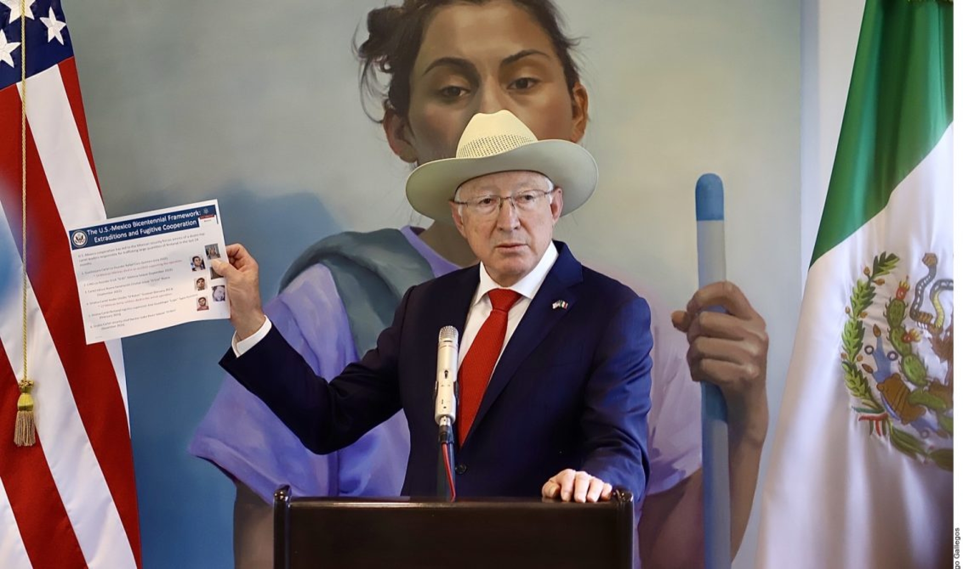 Ken Salazar afirma que 'El Mayo' fue llevado a Estados Unidos contra su voluntad