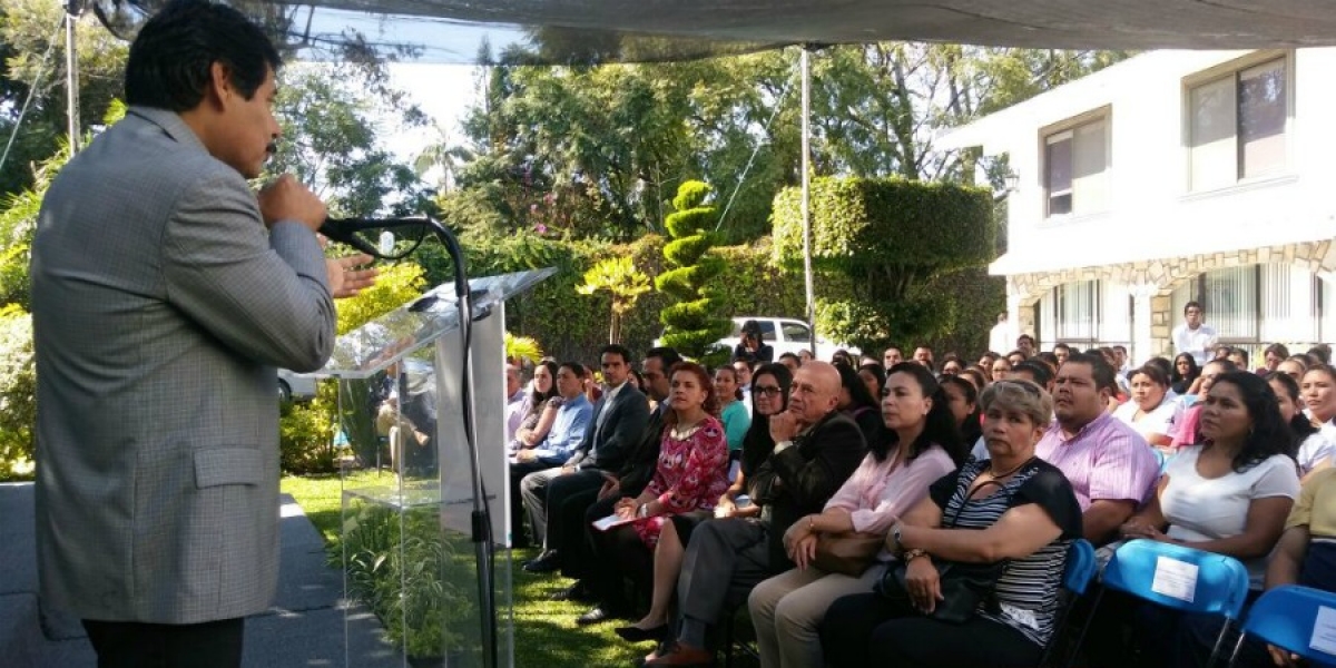 Se regularizaron 219 plazas de 650 trabajadores de los Servicios de Salud