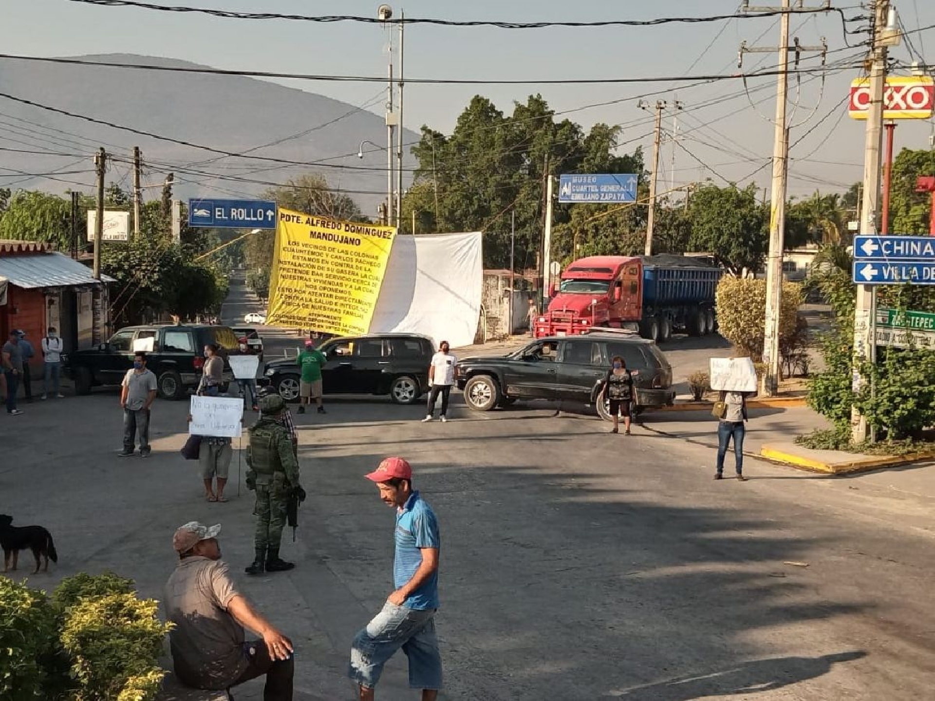 Bloquean carretera para pedir que no se instale gasera en Tlaltizapán