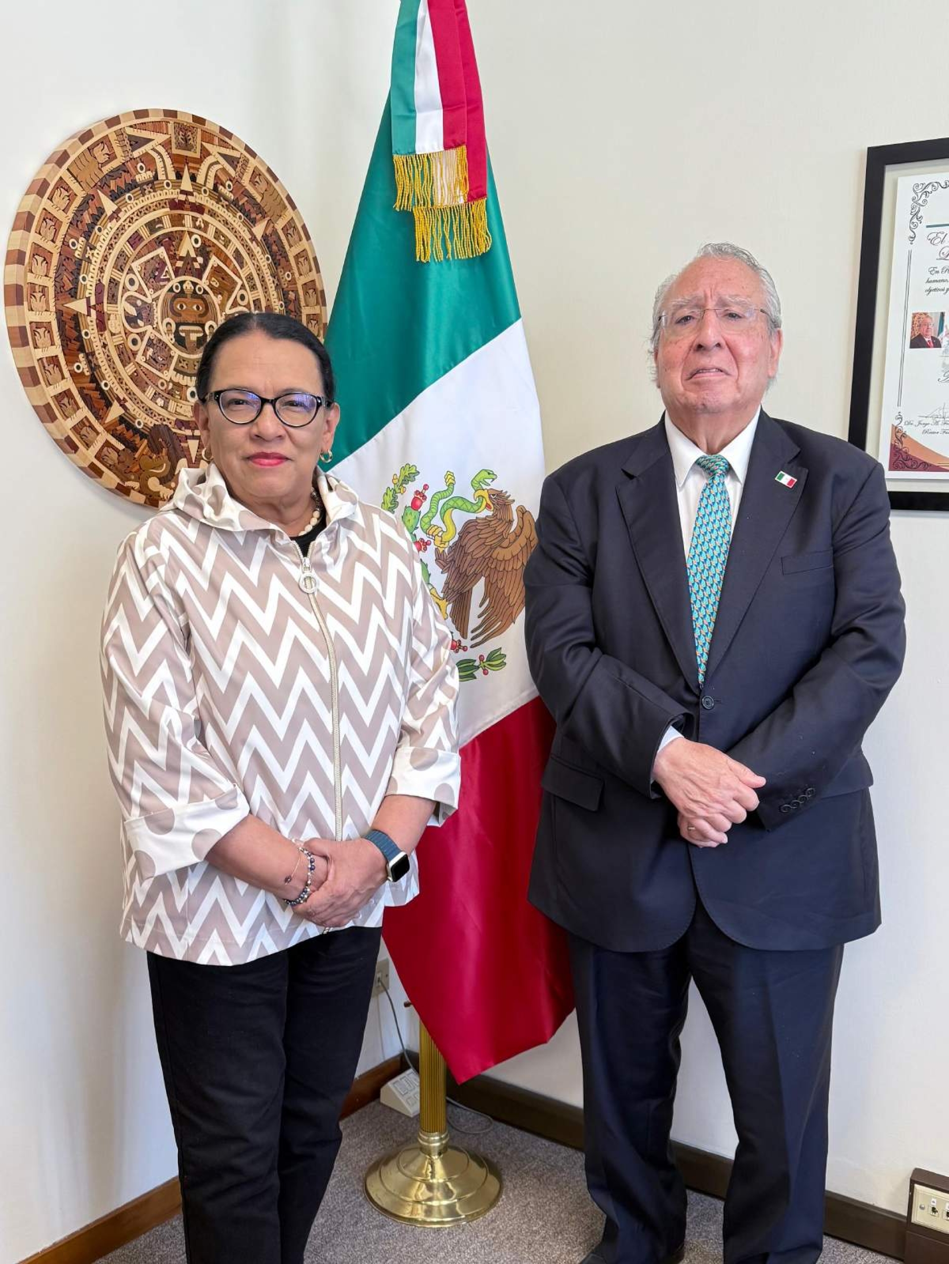 Invitan al Papa León XIV a visitar México