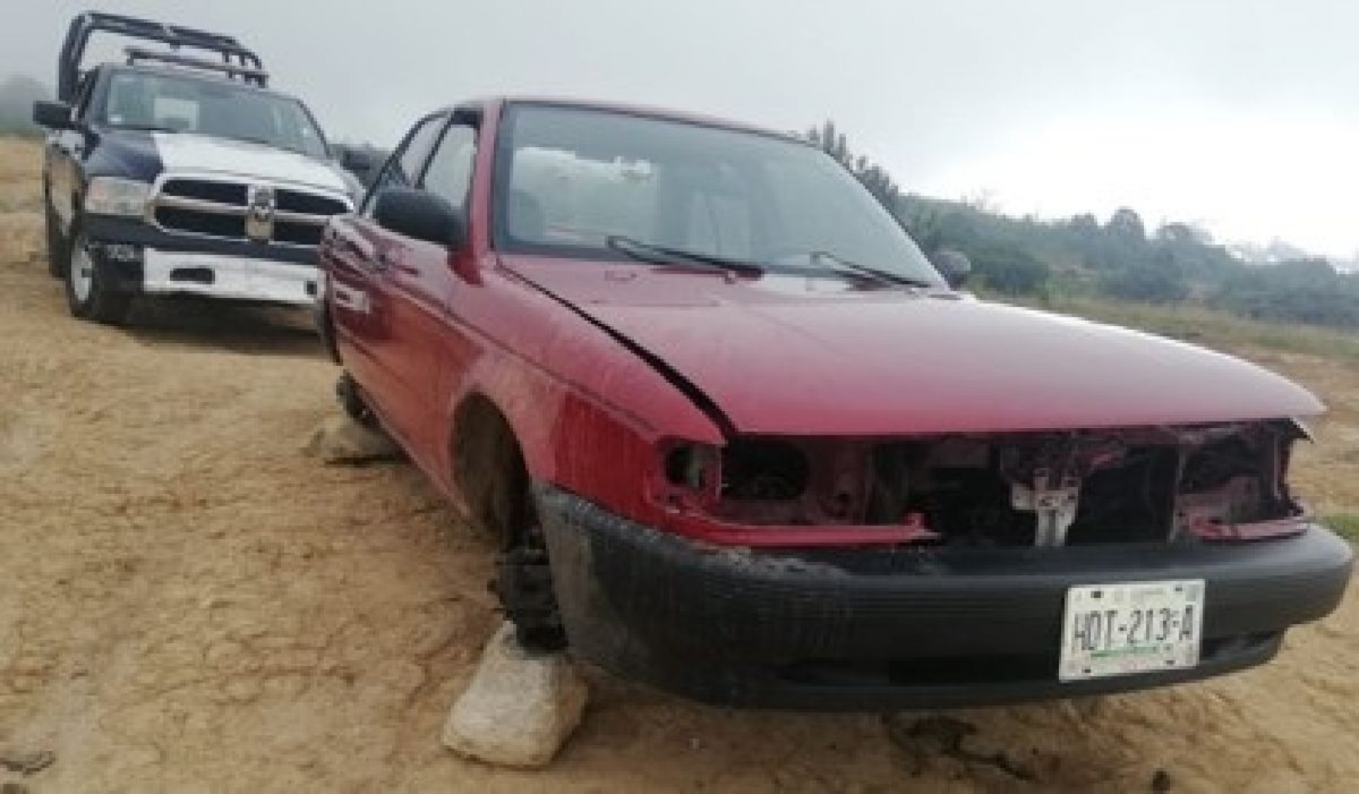 En casos distintos, abandonan dos vehículos robados