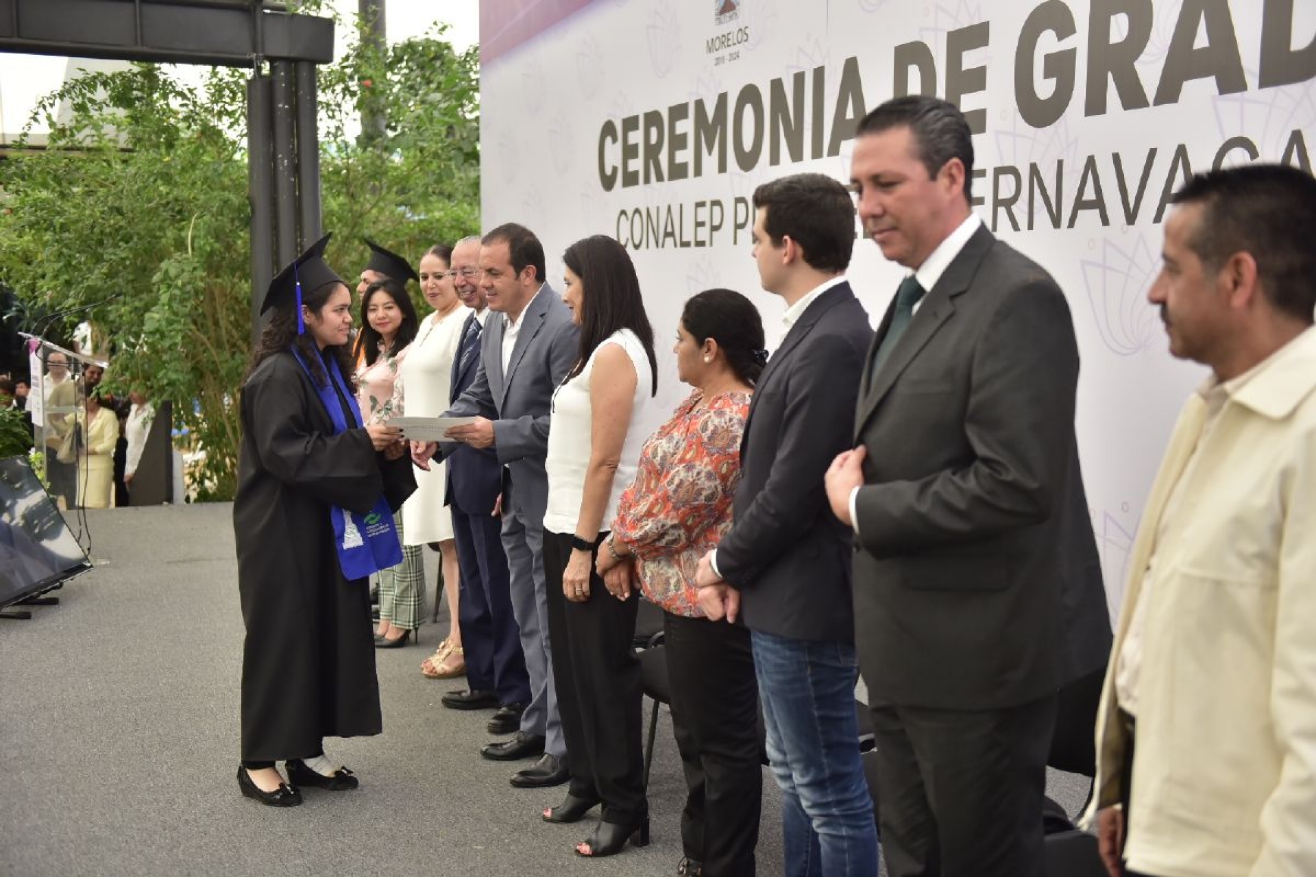 Acude Cuauhtémoc Blanco a graduación del Conalep plantel Cuernavaca