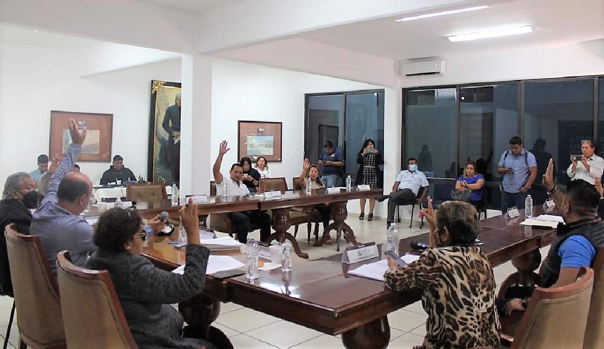 Ignoran a comerciantes en comisión para reconstruir el mercado “Galeana”
