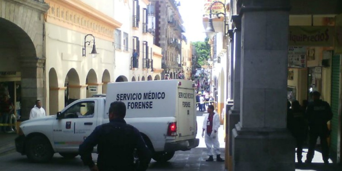 Encuentran el cadáver de un hombre en el centro de Cuernavaca; tenía un disparo en la cabeza