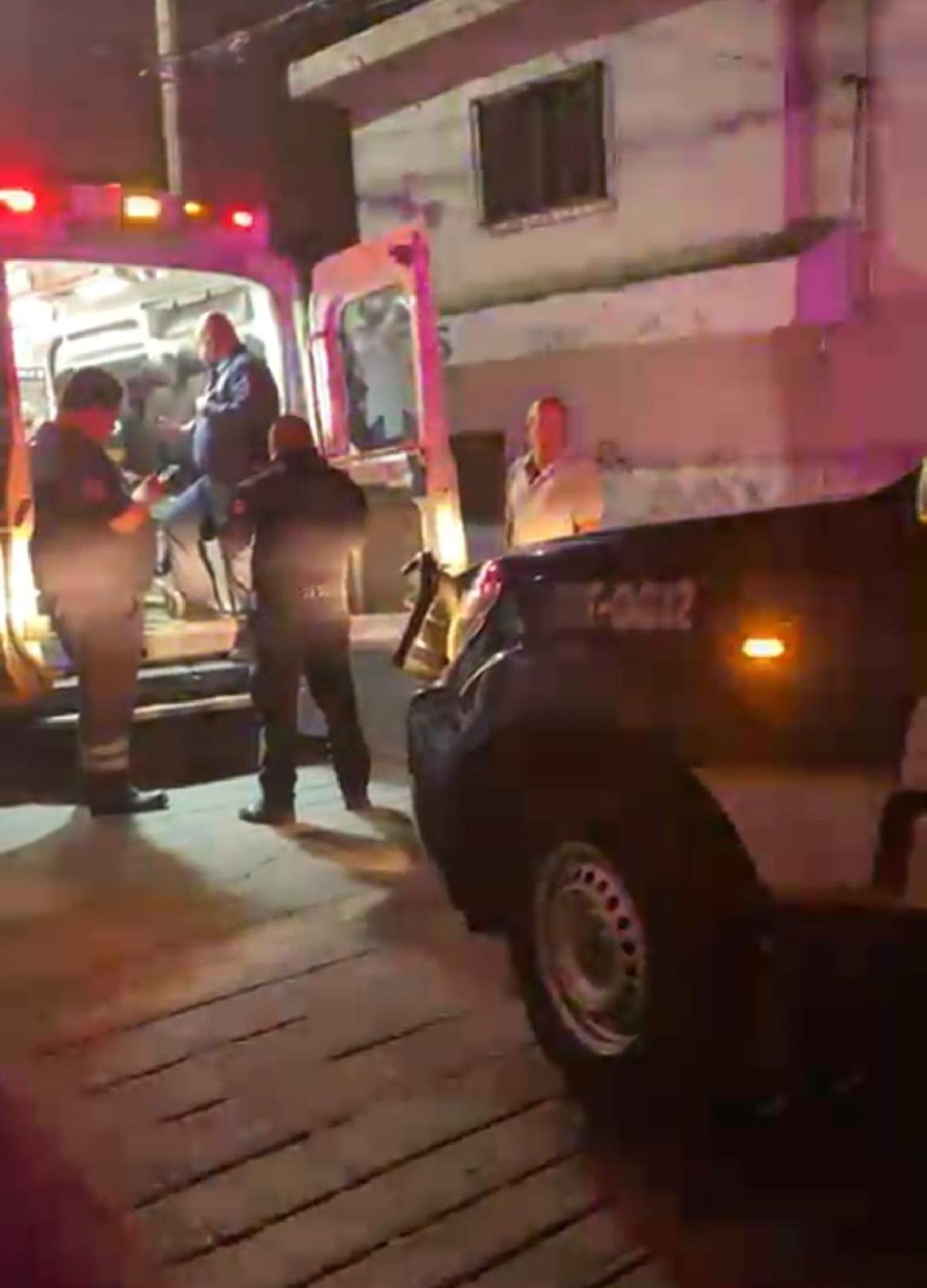 Lo hirieron de dos balazos por resistirse a un robo