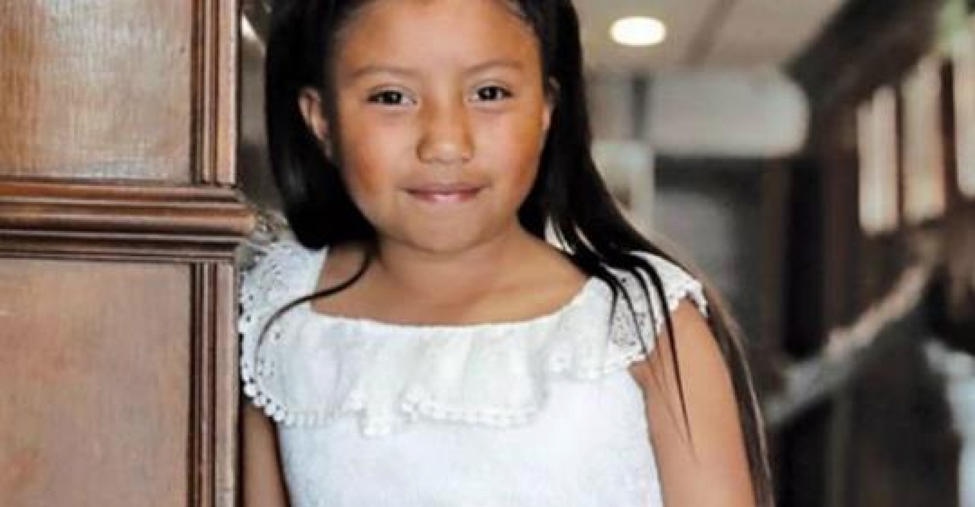 Niña de 8 años recibe premio de ciencia nuclear en México. (VIDEO)