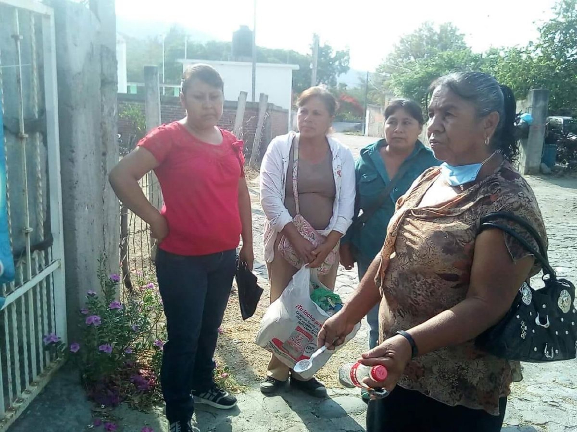 Inicia distribución de abate y campaña de patios limpios en Miacatlán