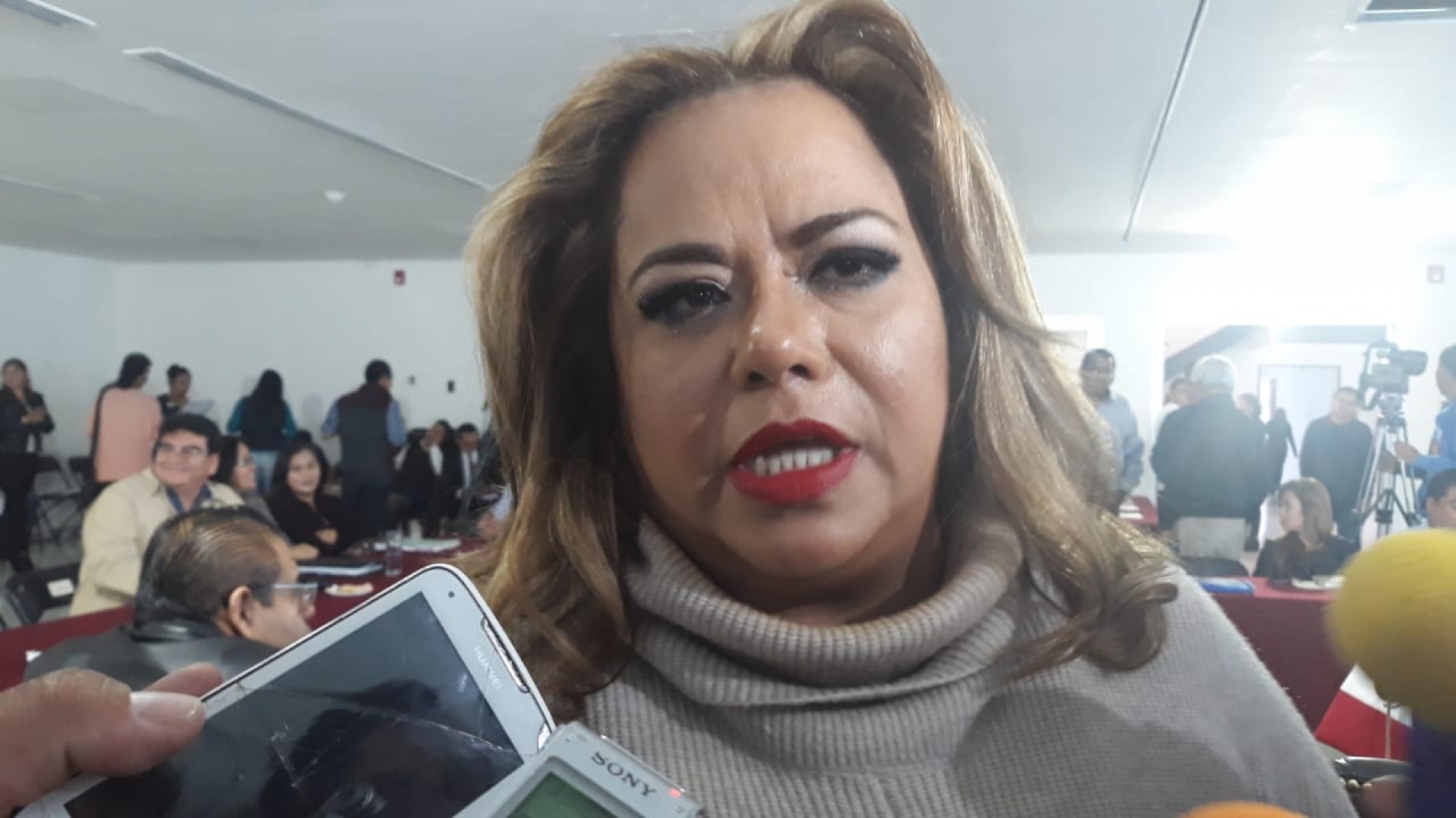 Adelantan que no se reducirá sueldo a diputados en 2019